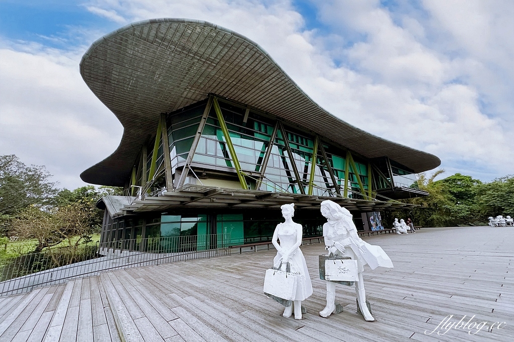 新北淡水｜星巴克淡水雲門門市．最有文藝氣息的星巴克，森林系的玻璃屋咖啡店 @飛天璇的口袋