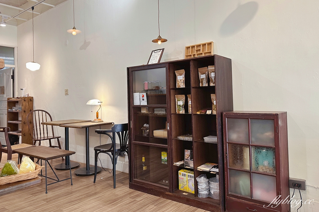 台中南屯｜小麥菓子南光店．台中人氣戚風蛋糕店，近台中烏日高鐵站 @飛天璇的口袋