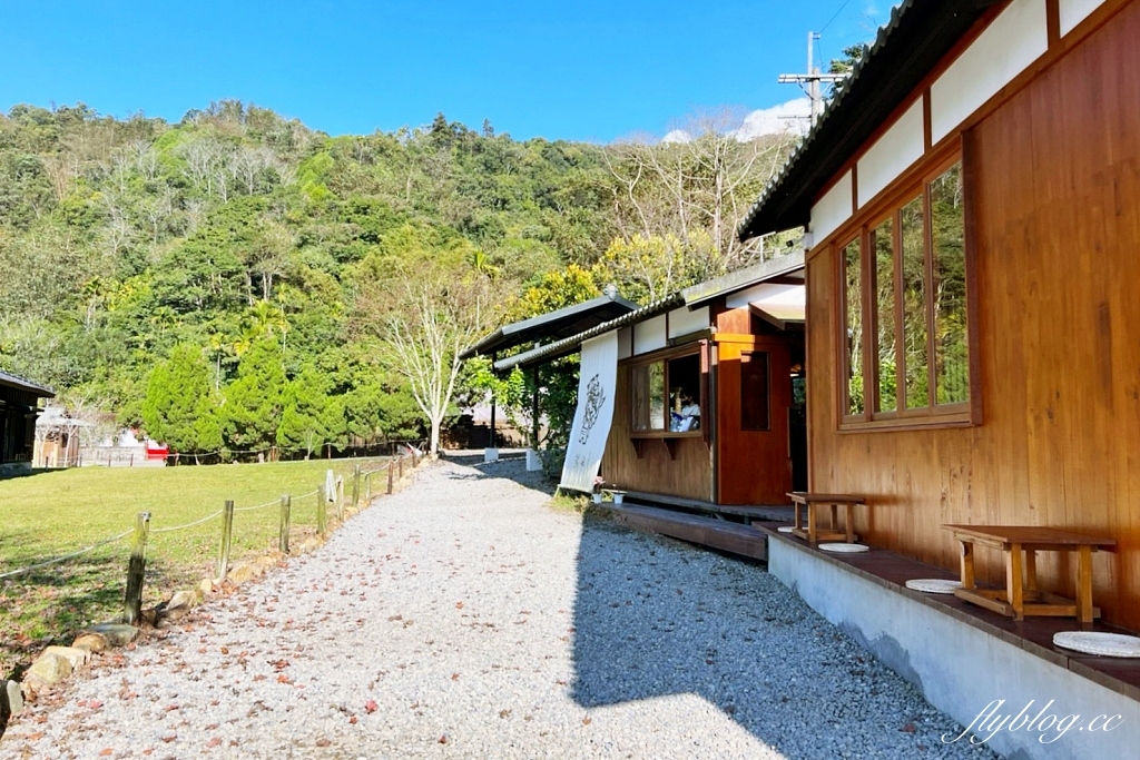 南投漁池｜日月潭湖の怪物咖啡，超可愛的紅龜粿下午茶，綜藝節目營業中拍攝地 @飛天璇的口袋
