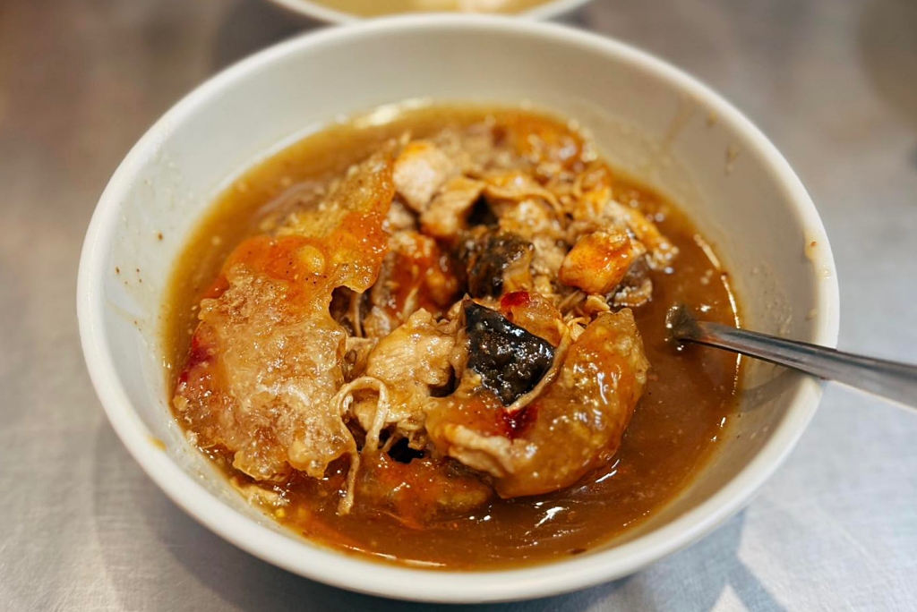 彰化美食｜阿三肉圓．彰化肉圓節雙料冠軍，包著干貝的酥皮肉圓 @飛天璇的口袋