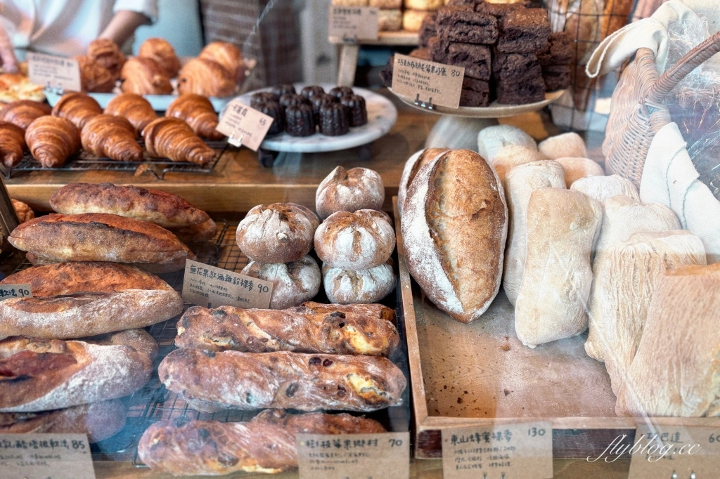 台中南屯｜麵包林里．一個禮拜只賣四天，IG超人氣麵包店 @飛天璇的口袋