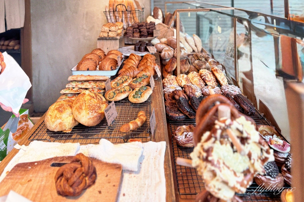 台中南屯｜麵包林里．一個禮拜只賣四天，IG超人氣麵包店 @飛天璇的口袋