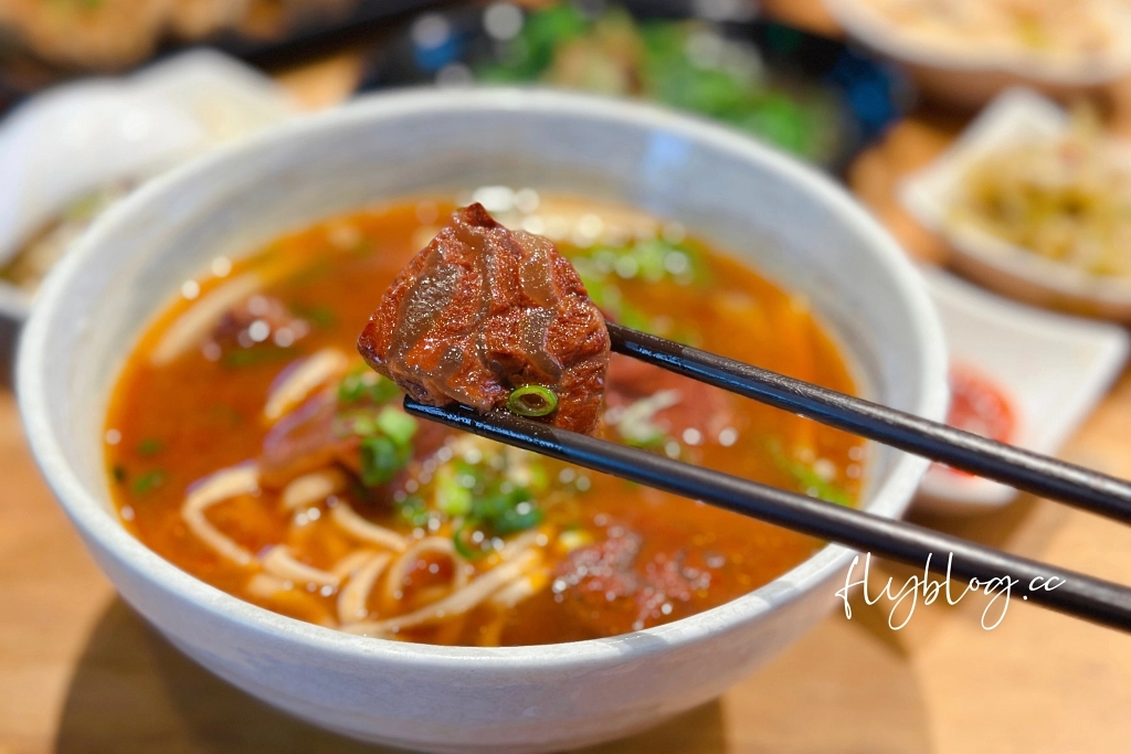台中北屯｜大山牛肉麵，小菜選擇性多而且很好吃，牛肉麵是傳統的好味道 @飛天璇的口袋