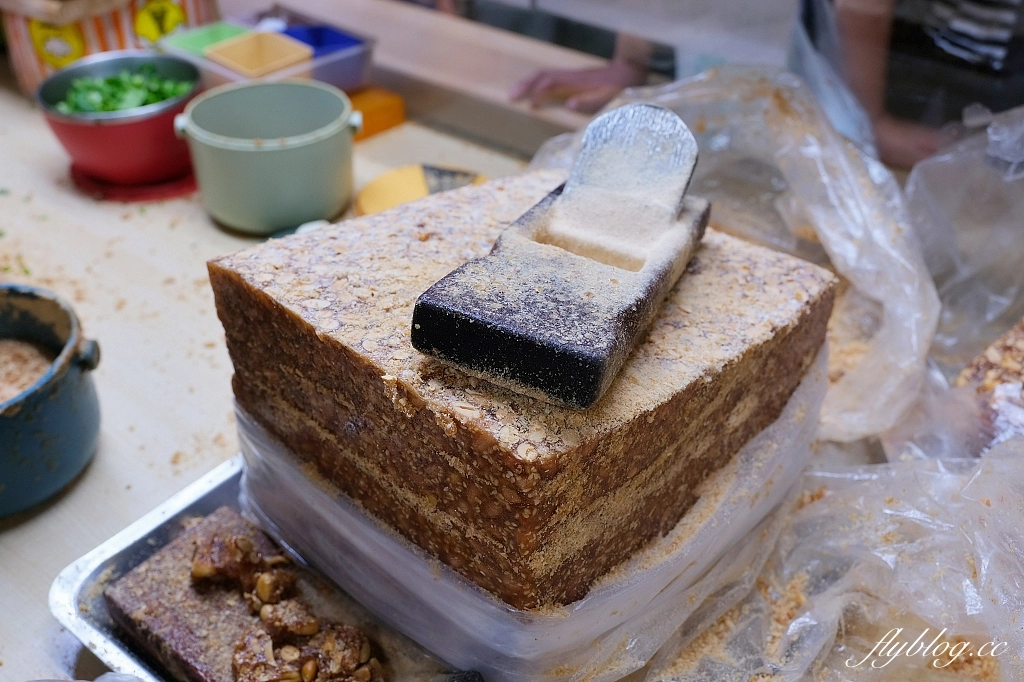 台北中正｜捲捲村花生捲冰淇淋，南機場夜市提拉米蘇花生捲冰淇淋，吃過就知道為何每天大排長龍了 @飛天璇的口袋