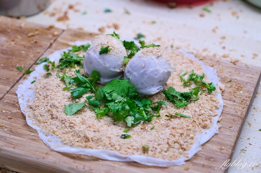 台北中正｜捲捲村花生捲冰淇淋，南機場夜市提拉米蘇花生捲冰淇淋，吃過就知道為何每天大排長龍了 @飛天璇的口袋