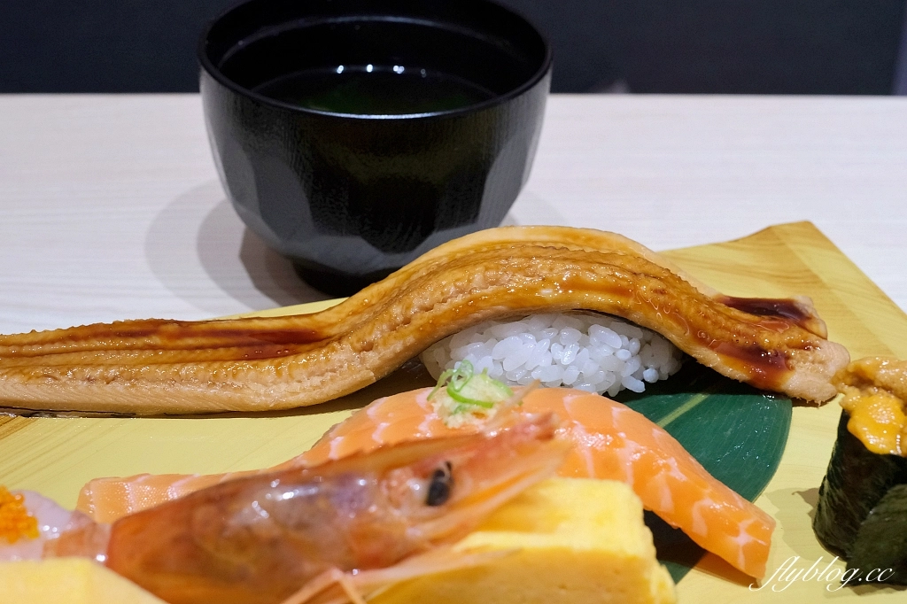 台中東區｜美登利壽司．6/10起自助吧吃到飽，午餐漲300元、晚餐和假日漲500元 @飛天璇的口袋