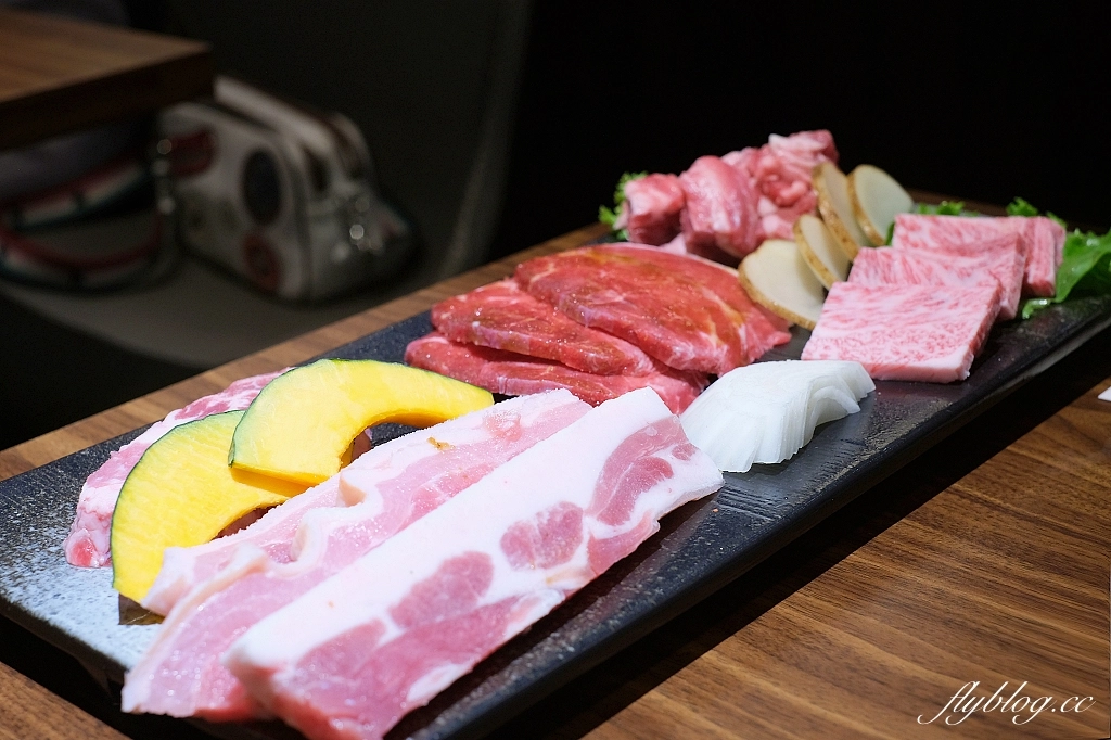 台中東區｜姜滿堂，標榜正宗韓國直火燒肉，生菜小菜自助吧無限續盤(附菜單) @飛天璇的口袋