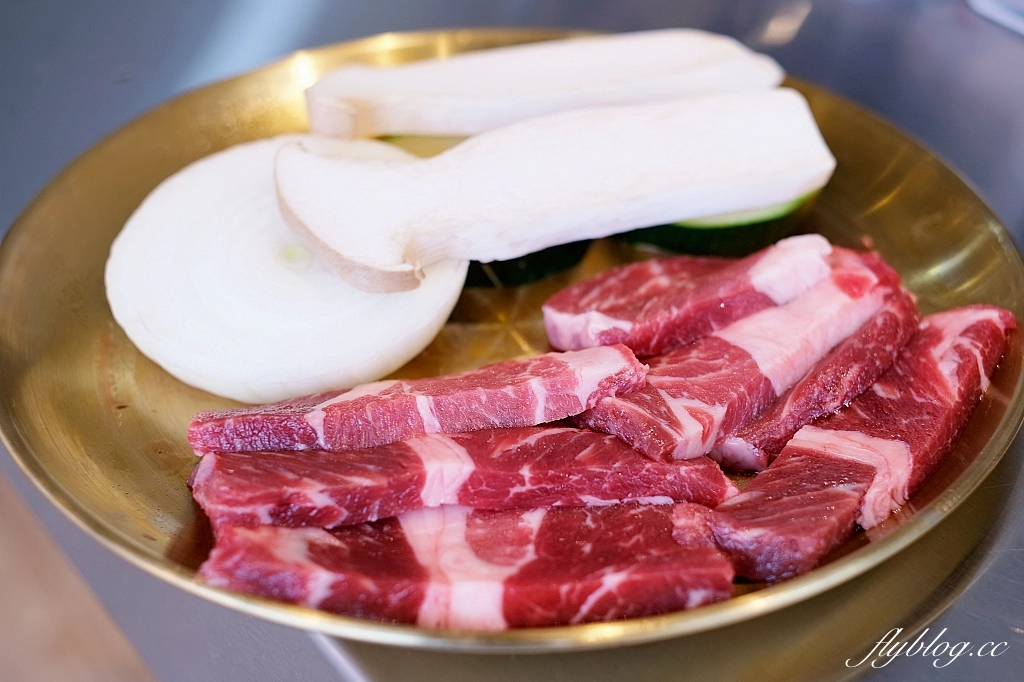 台中東區｜火板大叔十甲店，台中人氣韓式燒肉開二店了，老闆是道地韓國人哦！ @飛天璇的口袋