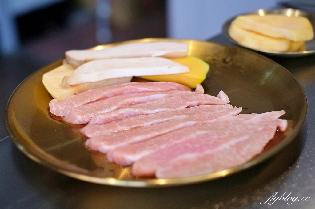 台中東區｜火板大叔十甲店，台中人氣韓式燒肉開二店了，老闆是道地韓國人哦！ @飛天璇的口袋