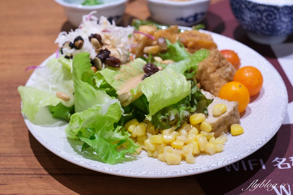 台中東區｜高木和牛食堂．乾杯集團新品牌，日風野菜自助吧吃到飽，LaLaport北館美食(附菜單) @飛天璇的口袋