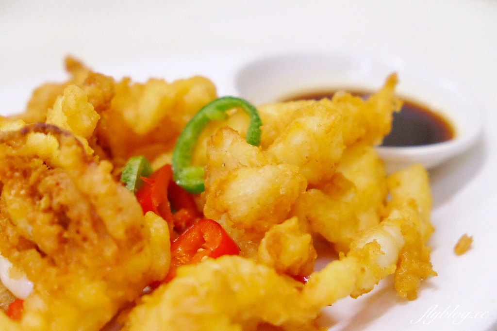 澳門氹仔｜誠昌飯店．澳門必吃馳名水蟹粥，官也街最超人氣的螃蟹粥 @飛天璇的口袋