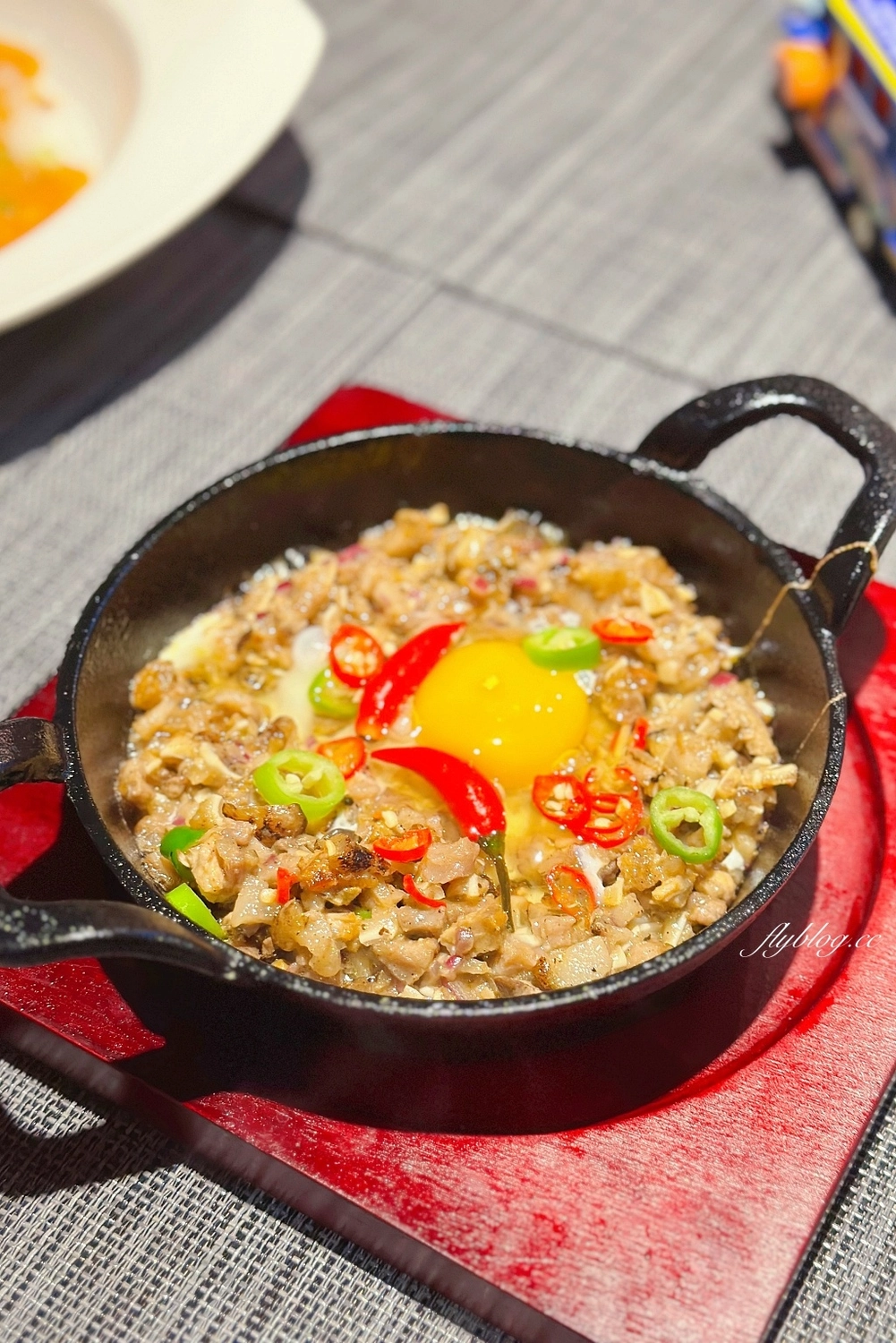 台北中山｜Maya Bistro 瑪亞餐酒坊，品嚐道地菲國料理，紐約時報評選為地表最強豬肉料理Sisig @飛天璇的口袋