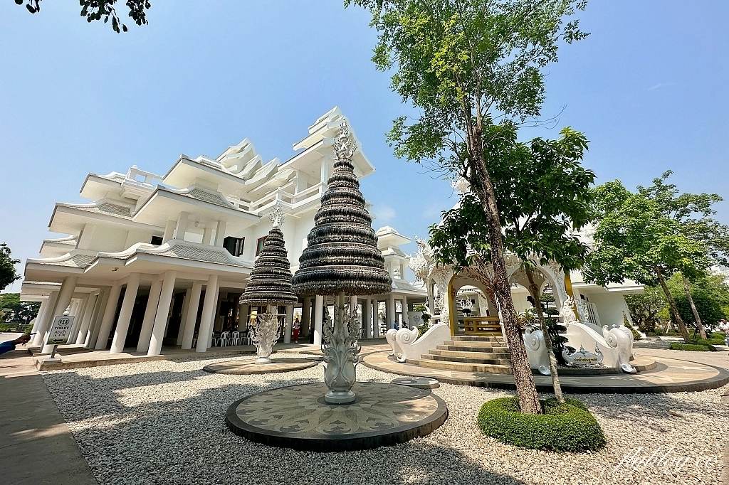 泰國清萊｜清邁一日遊，白廟、黑廟、藍廟和長頸族村，欣賞清萊的建築藝術 @飛天璇的口袋