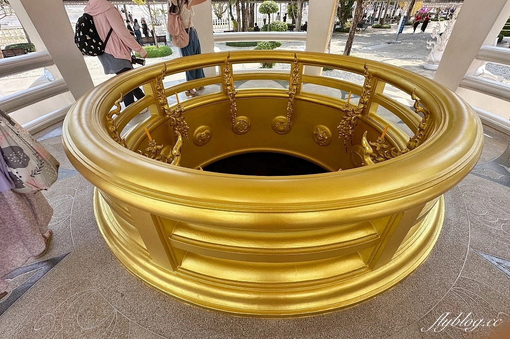 泰國清萊｜清邁一日遊，白廟、黑廟、藍廟和長頸族村，欣賞清萊的建築藝術 @飛天璇的口袋