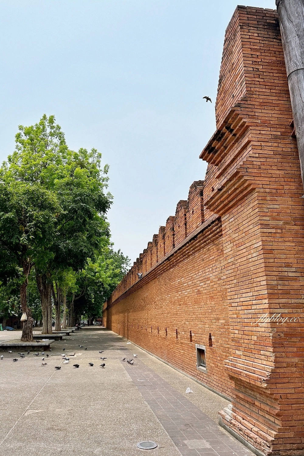 泰國清邁｜塔佩門，觀光客清邁必拍景點，Baan Orjao傳統泰服租借體驗 @飛天璇的口袋
