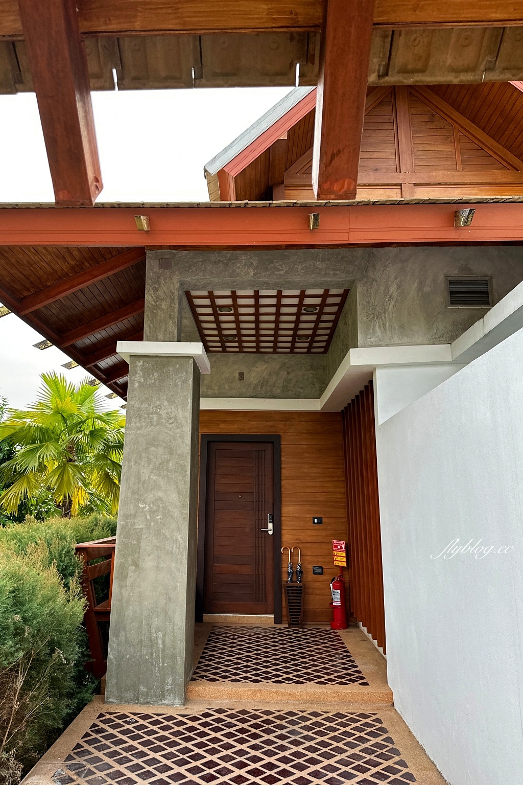 泰國清邁｜Thantara Resort Chiangmai，清邁頂級villa渡假村，獨棟小木屋享有私人游泳池 @飛天璇的口袋