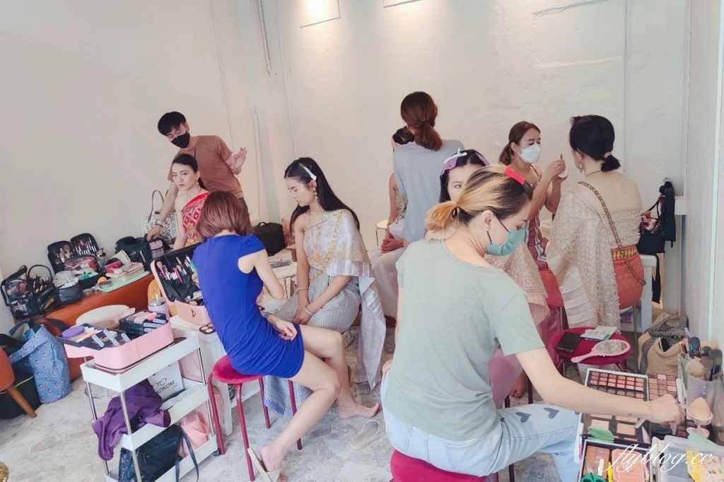 泰國清邁｜塔佩門，觀光客清邁必拍景點，Baan Orjao傳統泰服租借體驗 @飛天璇的口袋