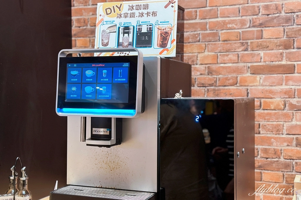 台中東區｜橫濱牛排．台中獨家，半自助百匯沙拉吧吃到飽，台中LaLaport北館美食(附菜單) @飛天璇的口袋