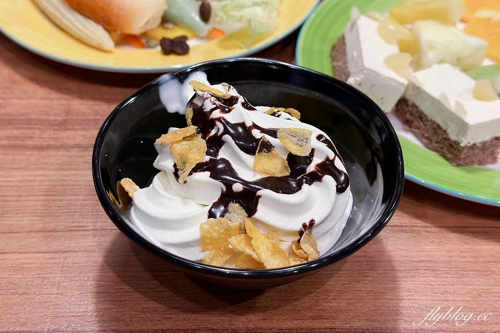 台中東區｜橫濱牛排．台中獨家，半自助百匯沙拉吧吃到飽，台中LaLaport北館美食(附菜單) @飛天璇的口袋