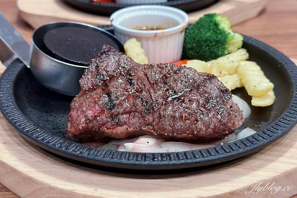 台中東區｜橫濱牛排．台中獨家，半自助百匯沙拉吧吃到飽，台中LaLaport北館美食(附菜單) @飛天璇的口袋