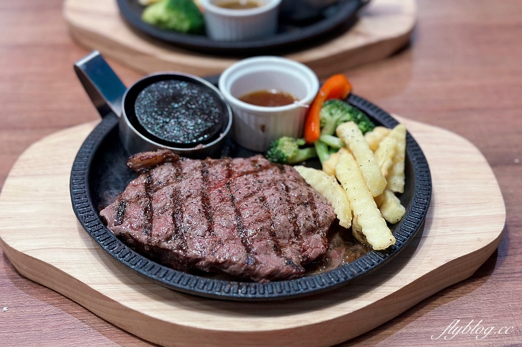 台中東區｜橫濱牛排．台中獨家，半自助百匯沙拉吧吃到飽，台中LaLaport北館美食(附菜單) @飛天璇的口袋