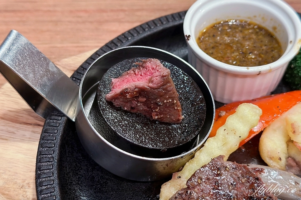 台中東區｜橫濱牛排．台中獨家，半自助百匯沙拉吧吃到飽，台中LaLaport北館美食(附菜單) @飛天璇的口袋