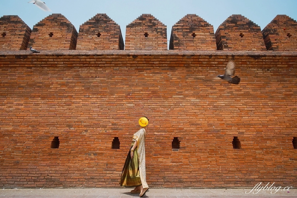 泰國清邁｜塔佩門，觀光客清邁必拍景點，Baan Orjao傳統泰服租借體驗 @飛天璇的口袋