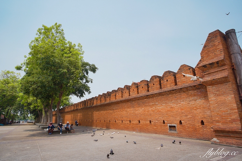 泰國清邁｜塔佩門，觀光客清邁必拍景點，Baan Orjao傳統泰服租借體驗 @飛天璇的口袋