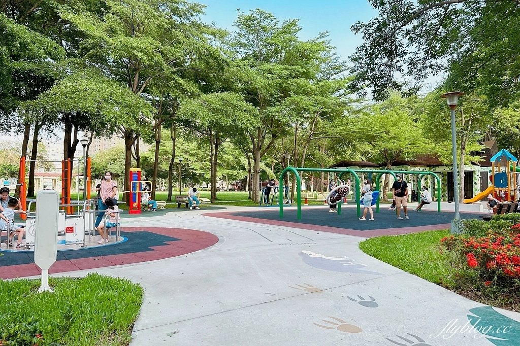台中南屯｜豐富公園，充滿綠意的共融遊戲場，以穿山甲和樂活樹屋為特色 @飛天璇的口袋