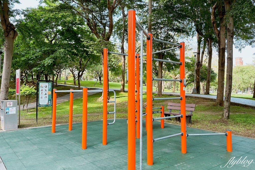 台中南屯｜豐富公園，充滿綠意的共融遊戲場，以穿山甲和樂活樹屋為特色 @飛天璇的口袋