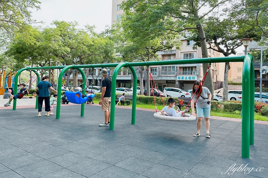 台中南屯｜豐富公園，充滿綠意的共融遊戲場，以穿山甲和樂活樹屋為特色 @飛天璇的口袋