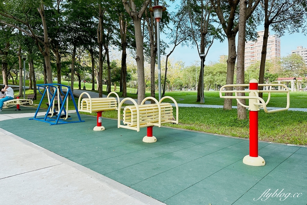 台中南屯｜豐富公園，充滿綠意的共融遊戲場，以穿山甲和樂活樹屋為特色 @飛天璇的口袋