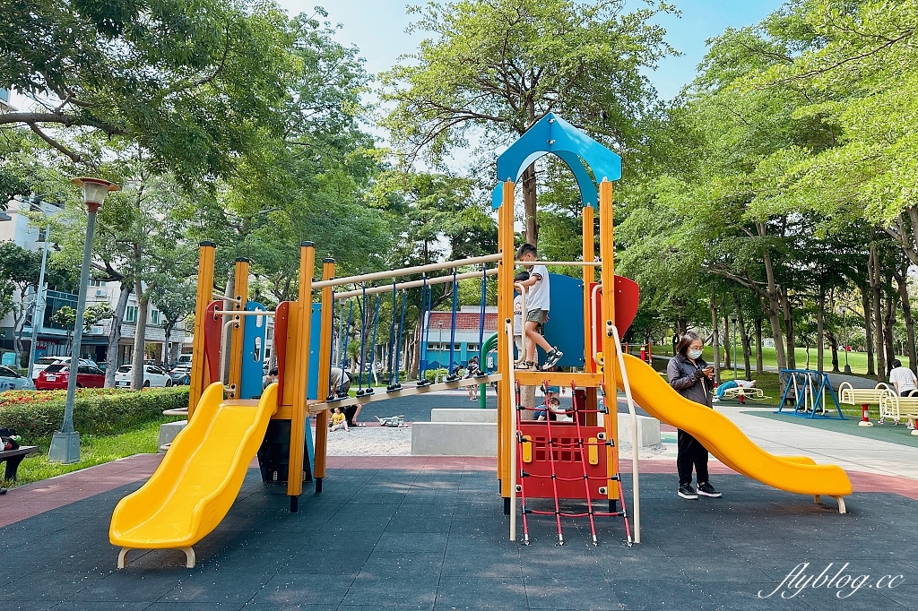 台中南屯｜豐富公園，充滿綠意的共融遊戲場，以穿山甲和樂活樹屋為特色 @飛天璇的口袋