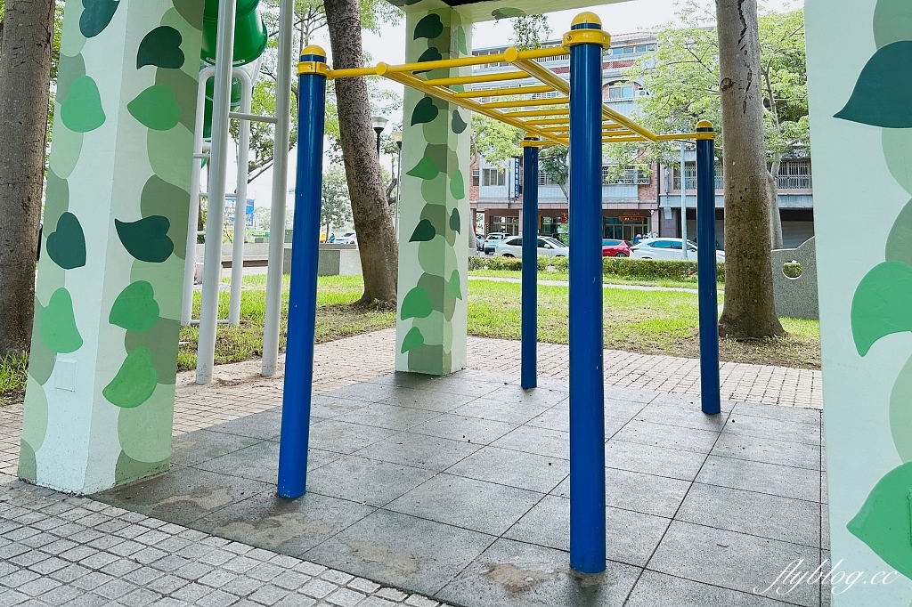 台中南屯｜豐富公園，充滿綠意的共融遊戲場，以穿山甲和樂活樹屋為特色 @飛天璇的口袋