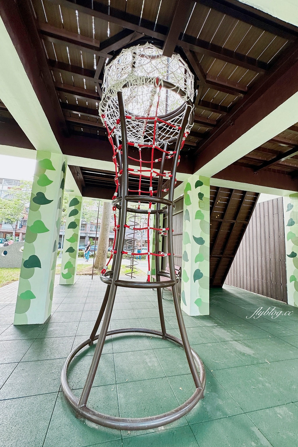 台中南屯｜豐富公園，充滿綠意的共融遊戲場，以穿山甲和樂活樹屋為特色 @飛天璇的口袋