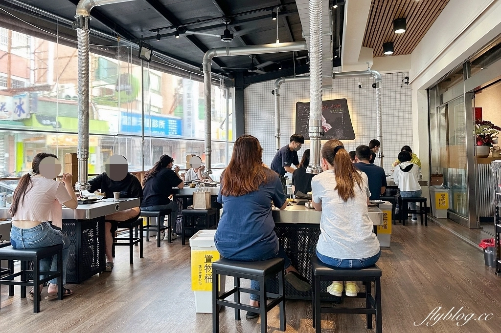 台中東區｜火板大叔十甲店，台中人氣韓式燒肉開二店了，老闆是道地韓國人哦！ @飛天璇的口袋