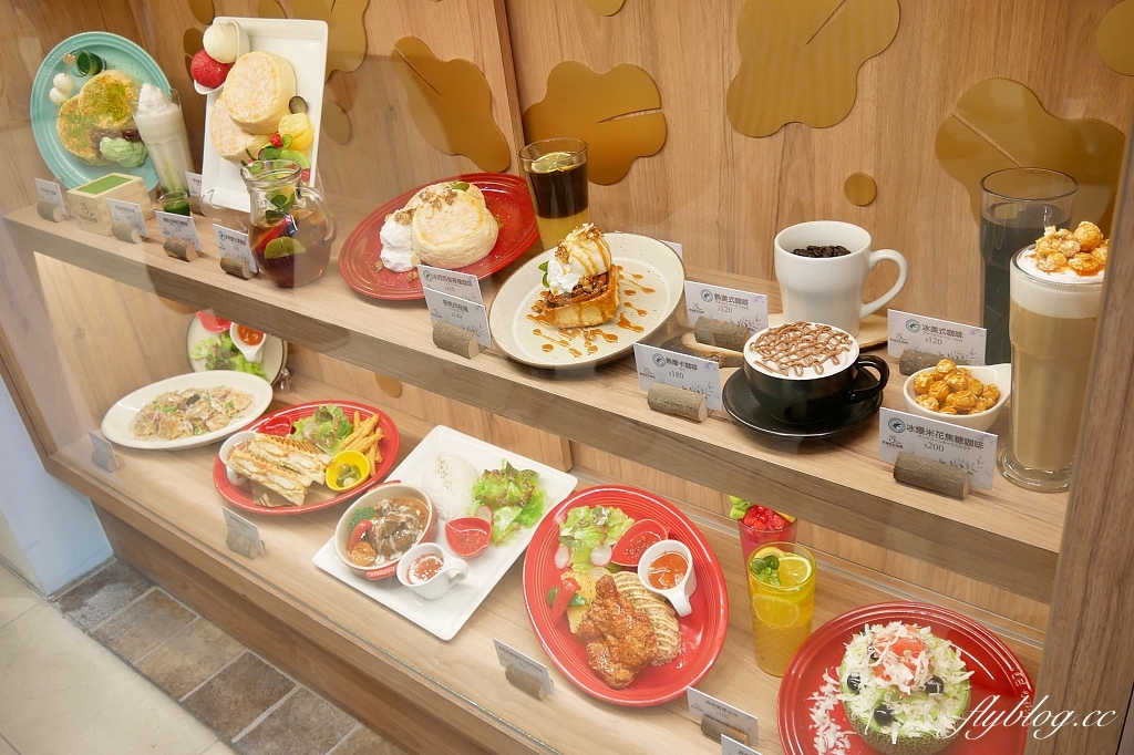 台中東區｜武蔵野森珈琲Diner LaLaport台中店．全台第一間！日本高原森林度假村為意象咖啡館(附菜單) @飛天璇的口袋