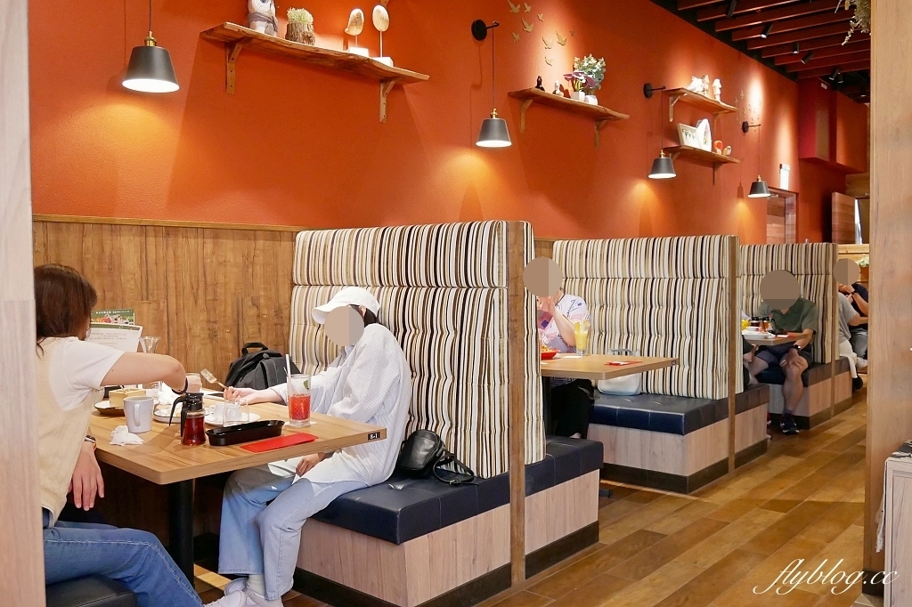台中東區｜武蔵野森珈琲Diner LaLaport台中店．全台第一間！日本高原森林度假村為意象咖啡館(附菜單) @飛天璇的口袋