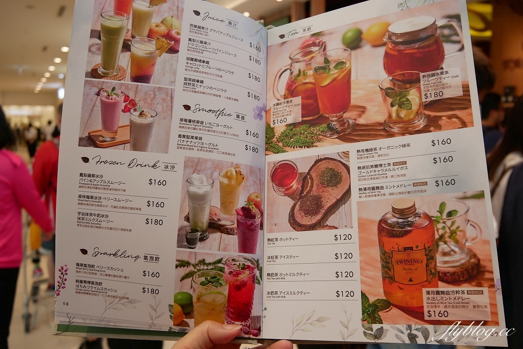 台中東區｜武蔵野森珈琲Diner LaLaport台中店．全台第一間！日本高原森林度假村為意象咖啡館(附菜單) @飛天璇的口袋