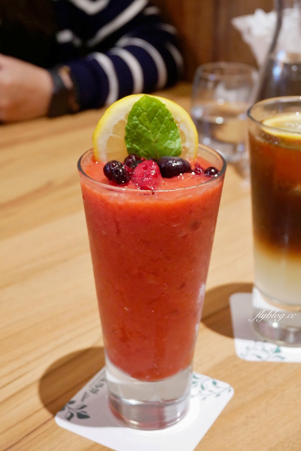 台中東區｜武蔵野森珈琲Diner LaLaport台中店．全台第一間！日本高原森林度假村為意象咖啡館(附菜單) @飛天璇的口袋