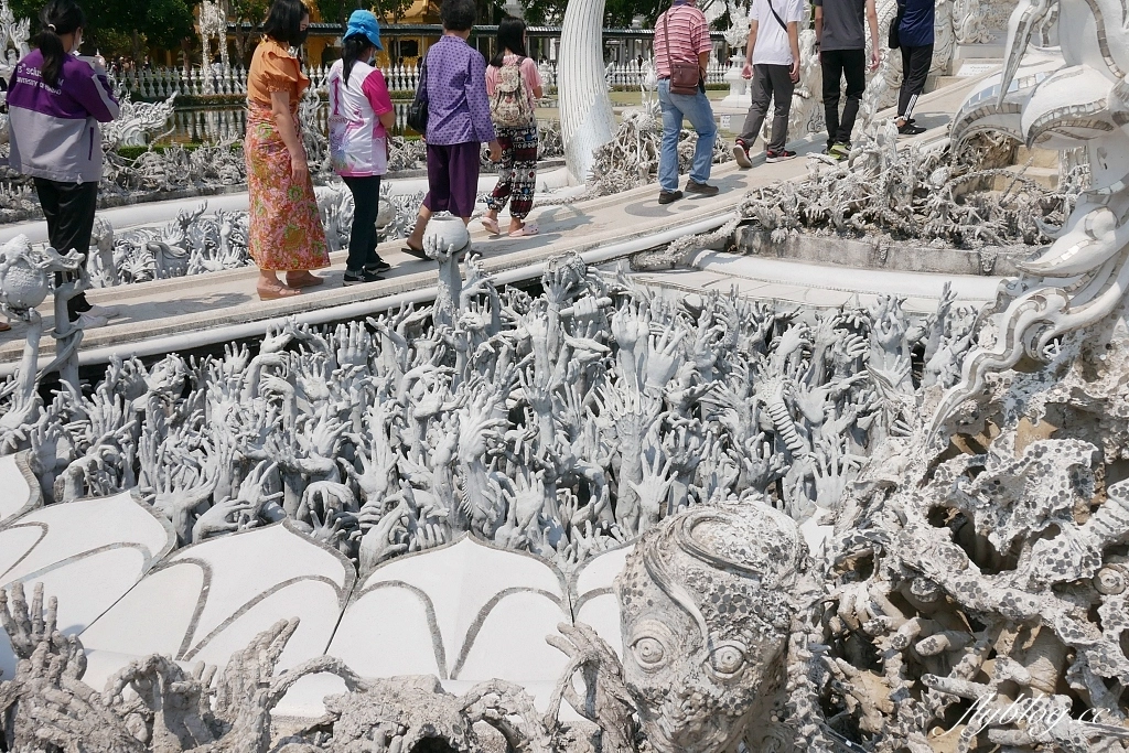 泰國清萊｜清邁一日遊，白廟、黑廟、藍廟和長頸族村，欣賞清萊的建築藝術 @飛天璇的口袋