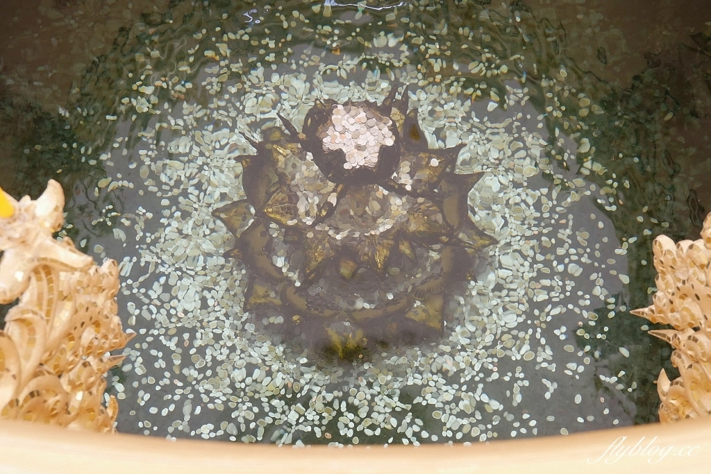 泰國清萊｜清邁一日遊，白廟、黑廟、藍廟和長頸族村，欣賞清萊的建築藝術 @飛天璇的口袋