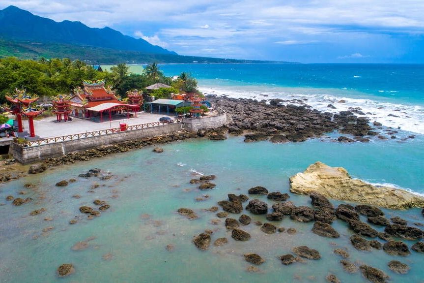 台東東河｜富山護漁區，觀賞潮間帶自然生態，沿著棧道直通湛藍大海 @飛天璇的口袋