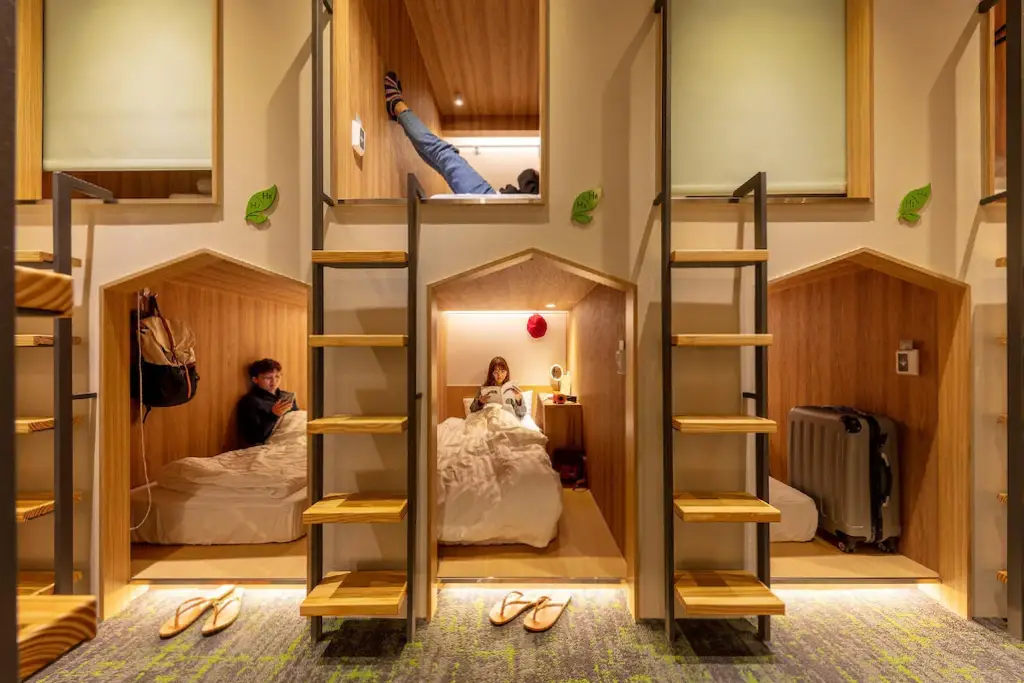 桃園大園｜桃園機場免費貴賓室．24小時開放休息，沙發、Wifi、充電、洗澡、哺乳 @飛天璇的口袋