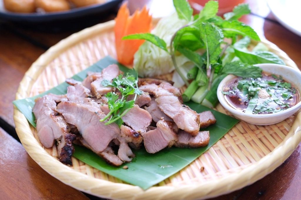 泰國清邁｜Khaomao-Khaofang 黑森林餐廳，泰國皇室公主也造訪，米其林必比登推介 @飛天璇的口袋