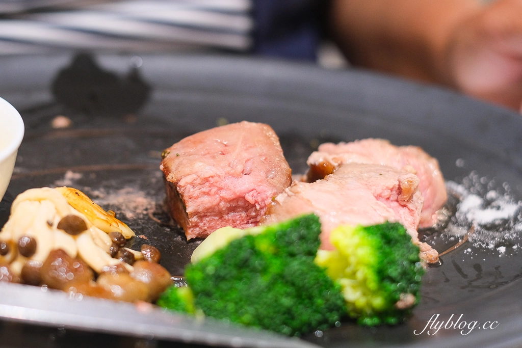 台中南屯｜金磚極品牛排．台中七期老字號牛排館，商業午餐1280元起 @飛天璇的口袋