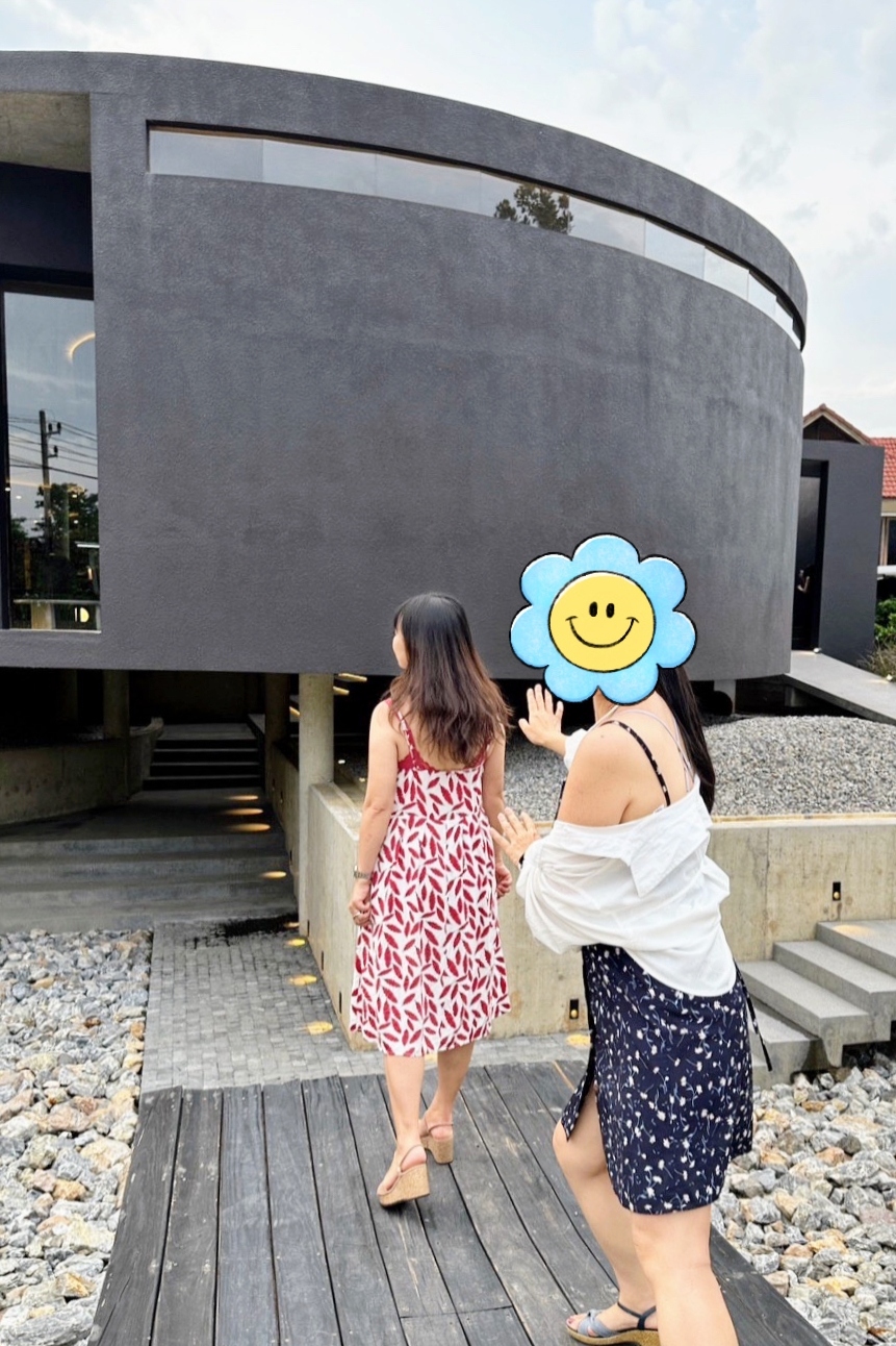 泰國清邁｜PLUTO.cnx 冥王星咖啡館，外星球主題建築藝術，清邁IG網紅咖啡館 @飛天璇的口袋