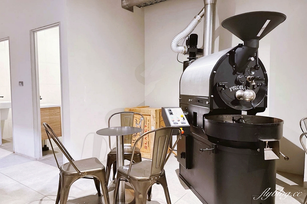 泰國清邁｜Lot of Taste，清邁尼曼區優質咖啡館，才喝完一杯忍不住再續一杯 @飛天璇的口袋