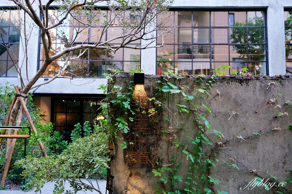 台南中西｜南埕衖事，8層樓森林系玻璃屋建築美學，日本建築大師藤本壯介規劃 @飛天璇的口袋