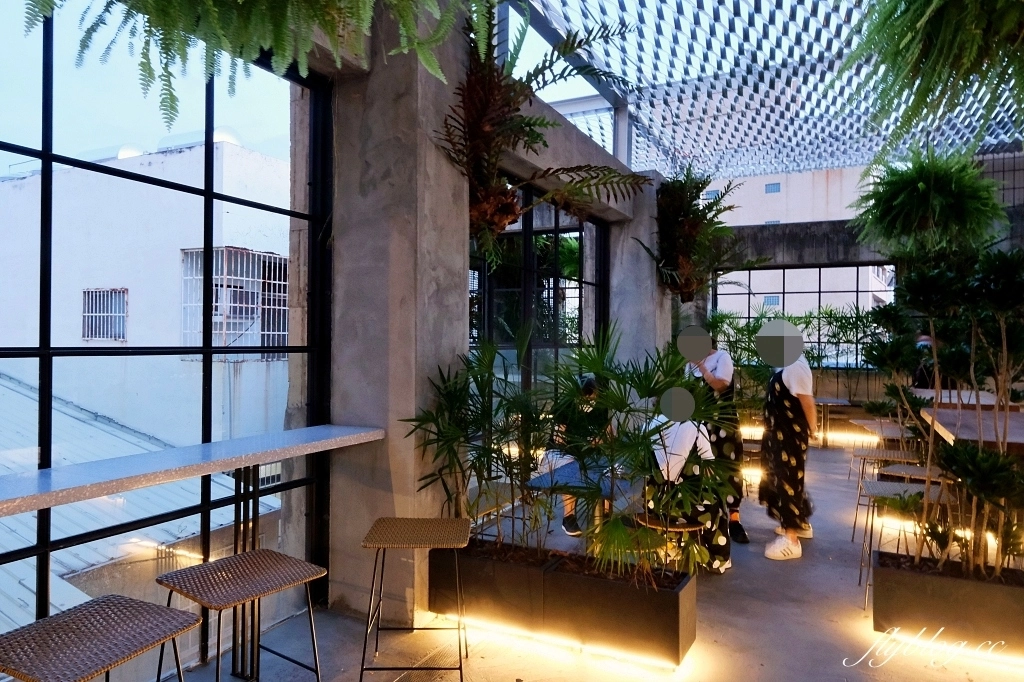 台南中西｜南埕衖事，8層樓森林系玻璃屋建築美學，日本建築大師藤本壯介規劃 @飛天璇的口袋